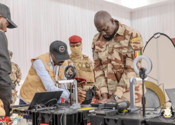 Recensement Administratif : à son tour, le Général Mamadi Doumbouya se fait enrôler !