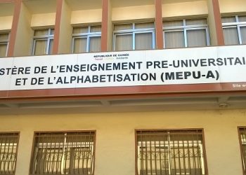 Guinée : la rentrée scolaire 2025-2026 fixée au 15 septembre : parents et professeurs sous pression ? (Reportage)