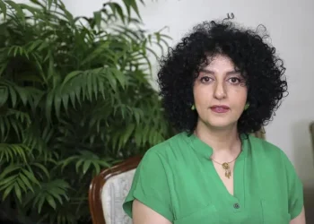 Iran : Reporters sans frontières dénoncent la condamnation de la journaliste Narges Mohammadi
