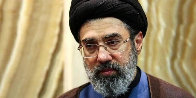 Iran : Mojtaba Khamenei succède à son père, Donald Trump avertit qu’il « ne tiendra pas longtemps sans son aval »