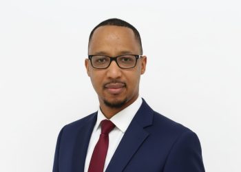 Carrefour Market en Guinée : « L’État doit soutenir les acteurs locaux afin qu’ils s’adaptent à la concurrence », estime le politologue Mika Diallo (Interview)