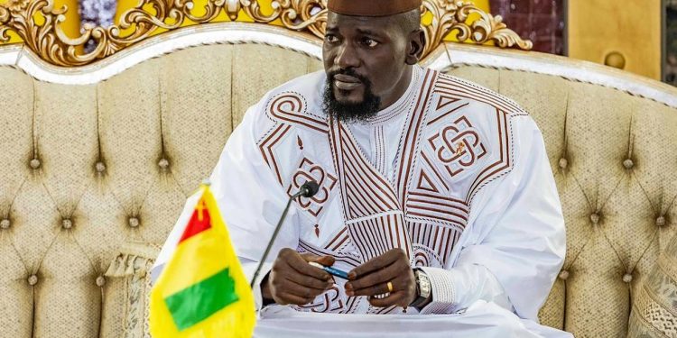 Départ à la retraite : le président Doumbouya accorde un bonus aux magistrats concernés