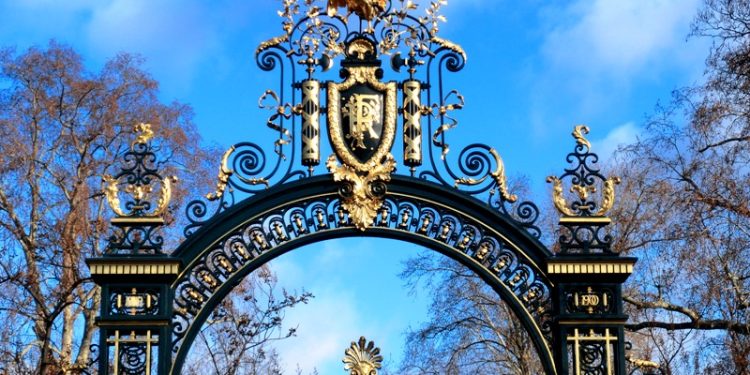 Entrées au Panthéon : une perquisition effectuée au palais de l’Élysée