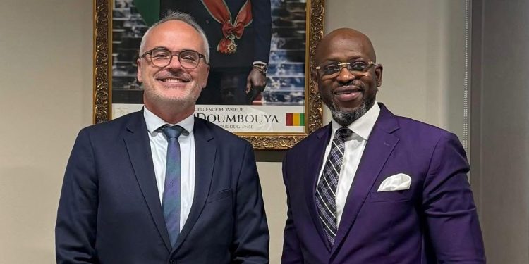 Lutte contre la fraude documentaire : la France offre des équipements spécialisés à l’aéroport AST de Conakry