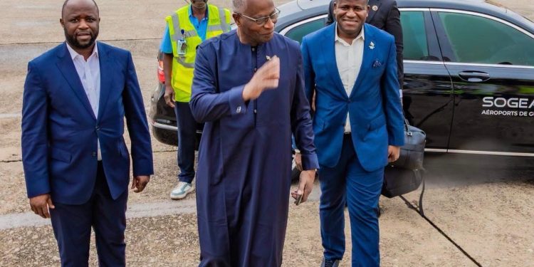 Fête nationale ivoirienne : le PM Amadou Oury Bah voyage avec François Bourouno, son nouveau porte-parole