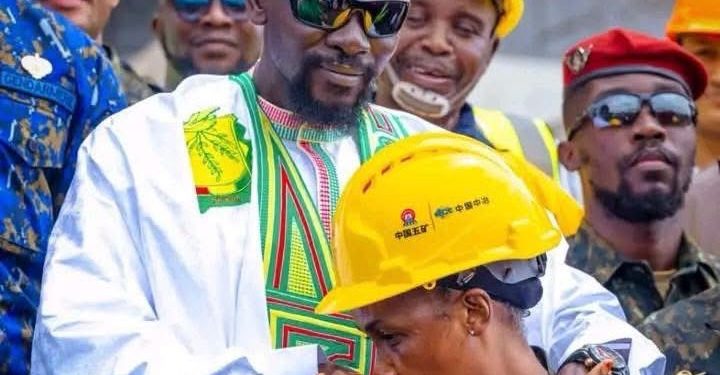 Guinée : le destin inattendu d’Aïssata Sia Camara, du chantier au protocole présidentiel