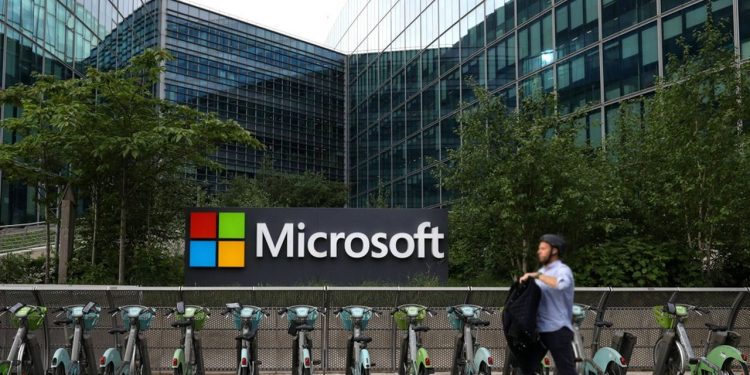 Microsoft propose des départs volontaires à environ 60000 salariés dans le monde